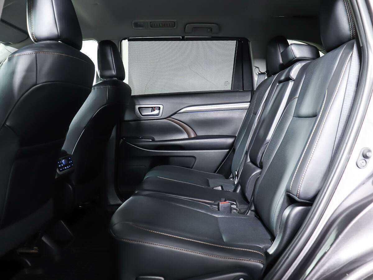 Купить Toyota Highlander с пробегом. Фото: #9