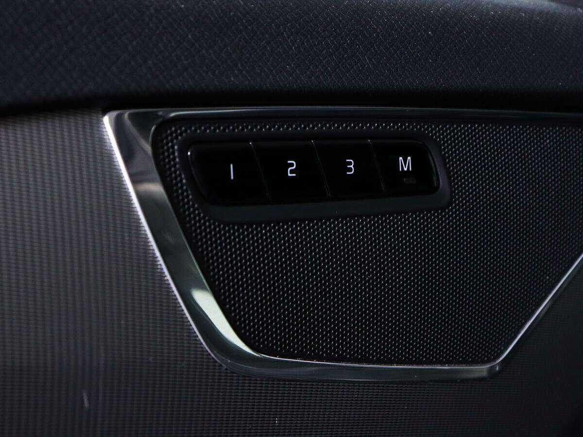 Купить Volvo XC90 с пробегом. Фото: #13