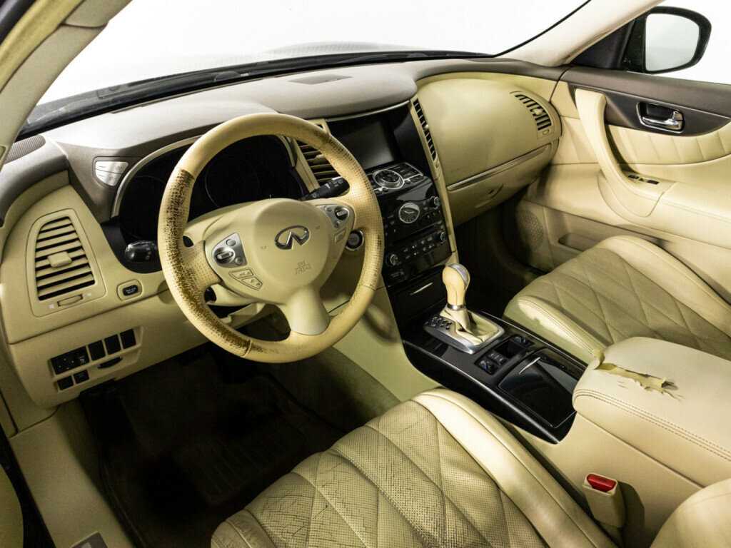 Купить Infiniti FX с пробегом. Фото: #10