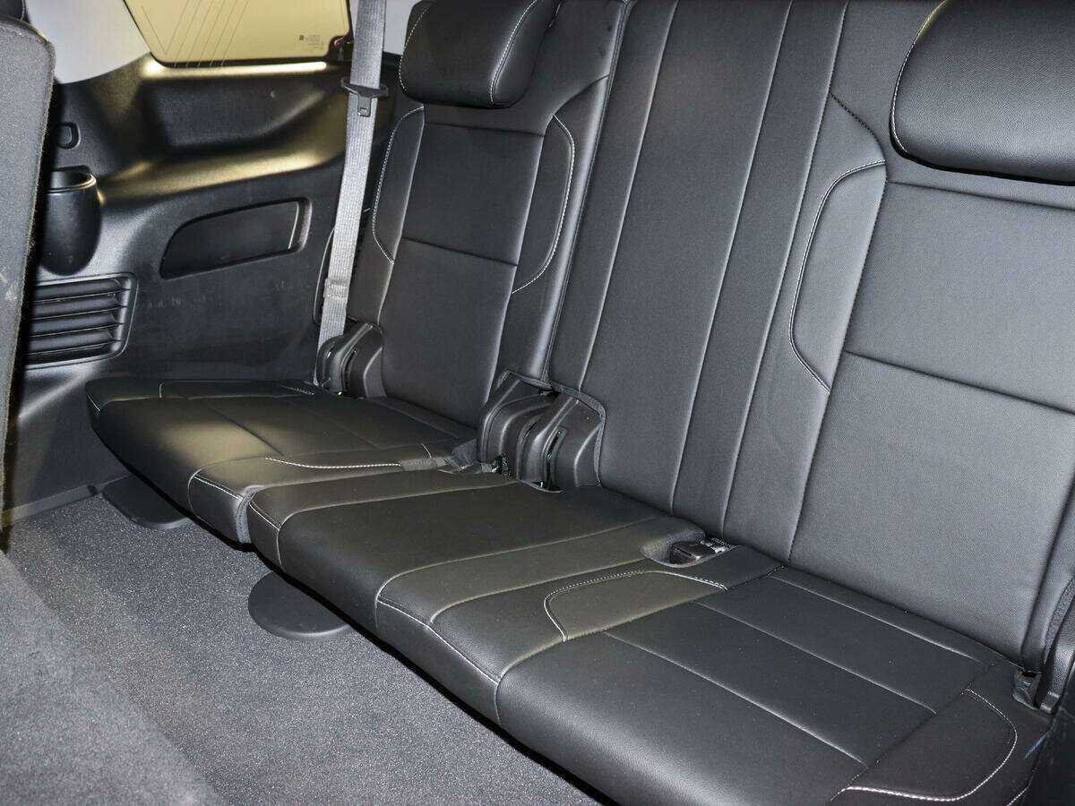 Купить Chevrolet Tahoe с пробегом. Фото: #18