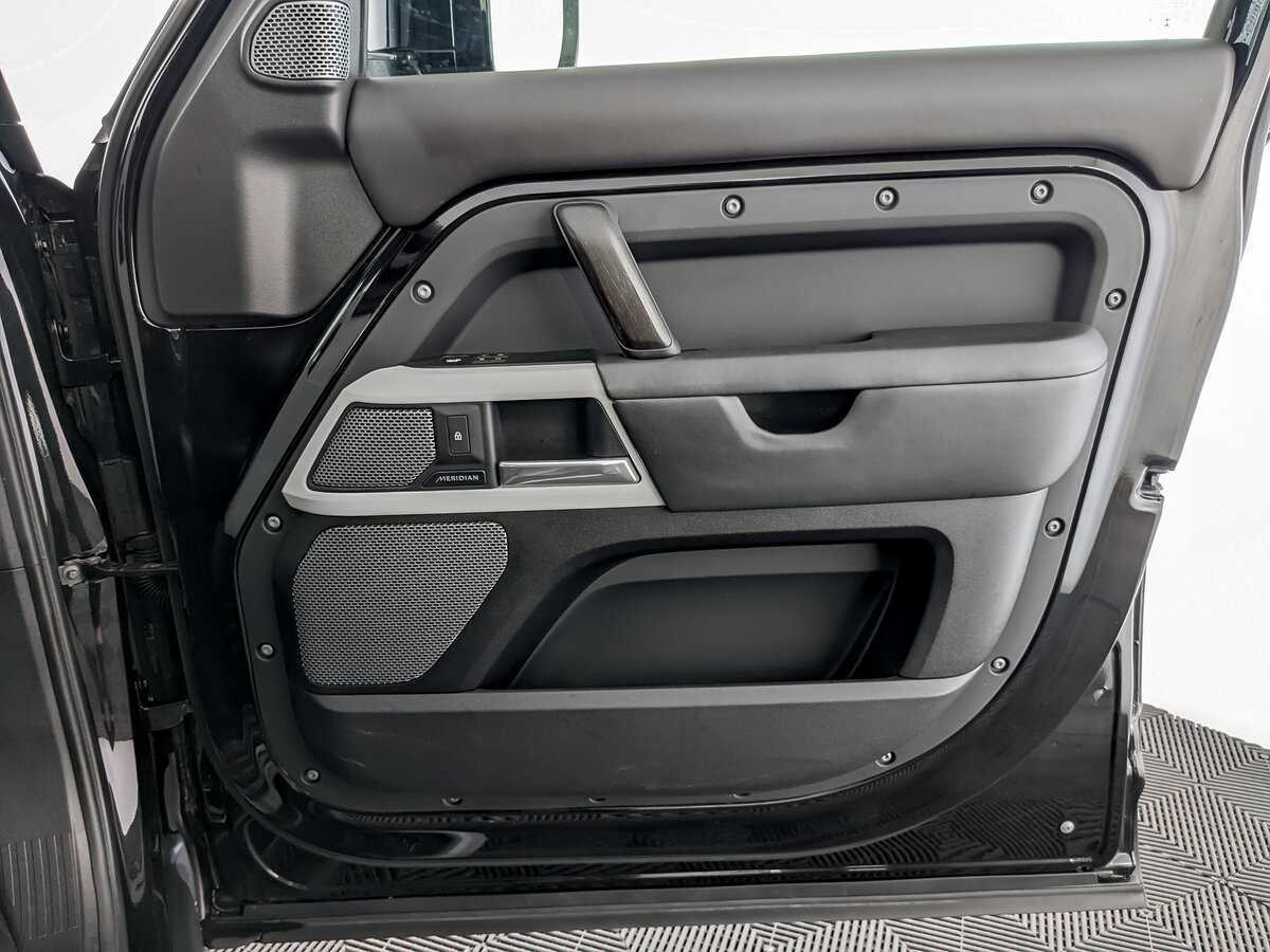 Купить Land Rover Defender с пробегом. Фото: #19