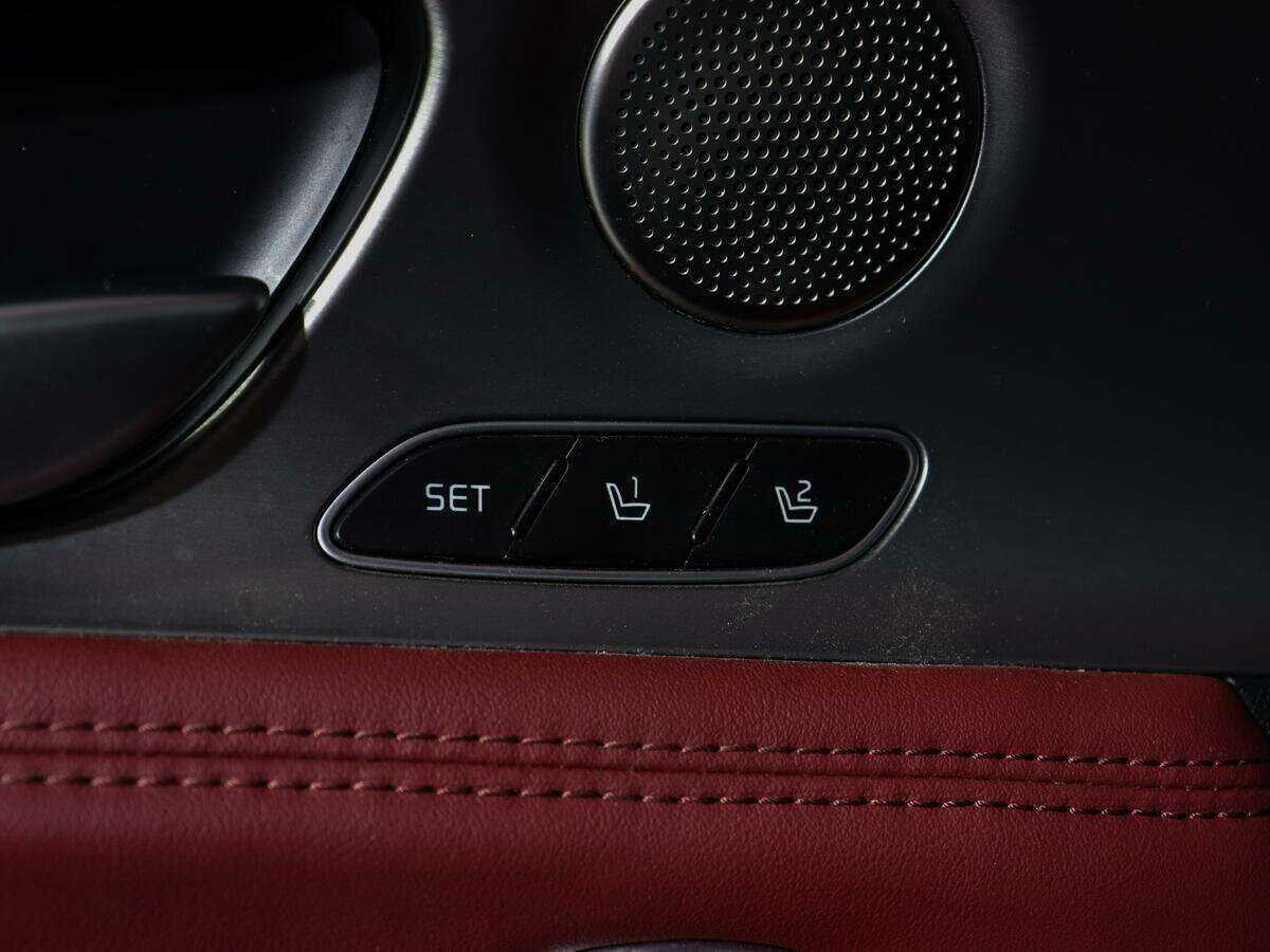 Купить Kia Stinger с пробегом. Фото: #23