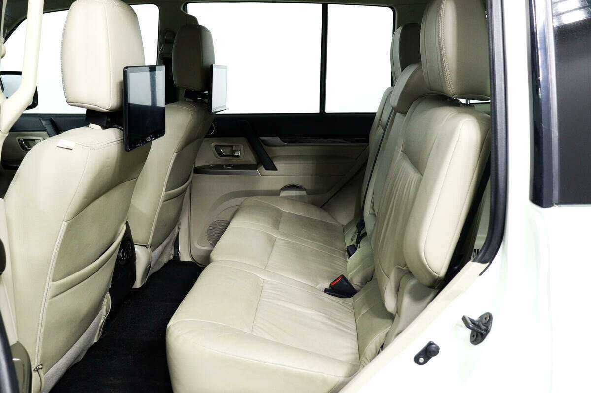 Купить Mitsubishi Pajero с пробегом. Фото: #11