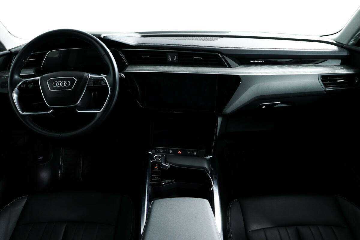 Купить Audi e-tron с пробегом. Фото: #10