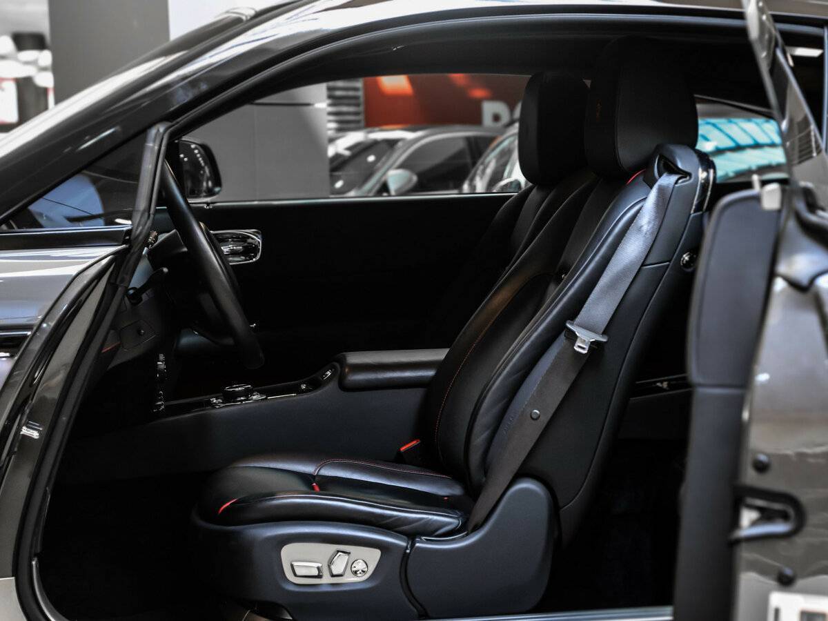 Купить Rolls-Royce Wraith с пробегом. Фото: #17