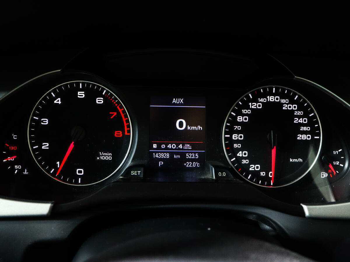 Купить Audi A4 с пробегом. Фото: #8