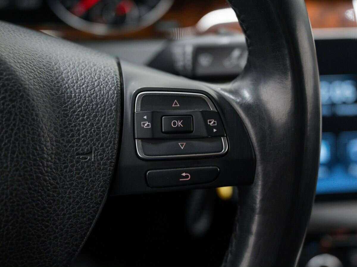 Купить Volkswagen Passat с пробегом. Фото: #17