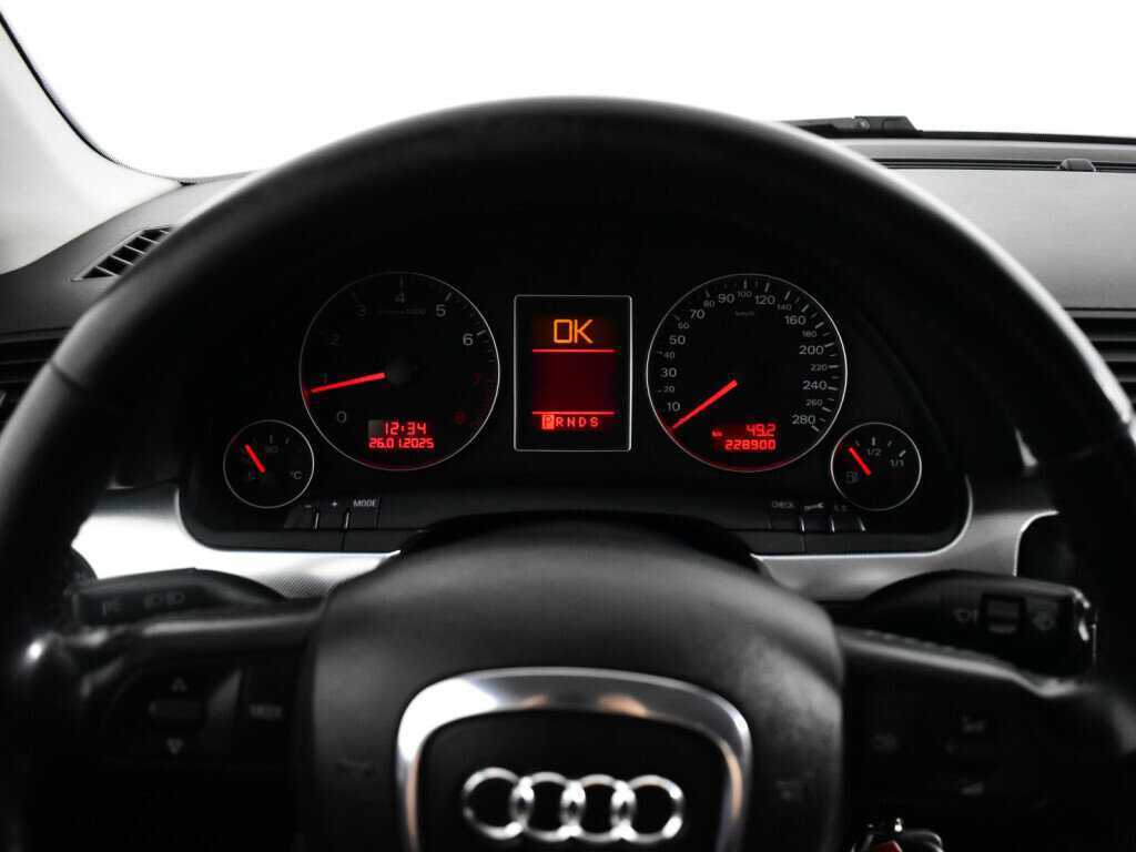 Купить Audi A4 с пробегом. Фото: #10