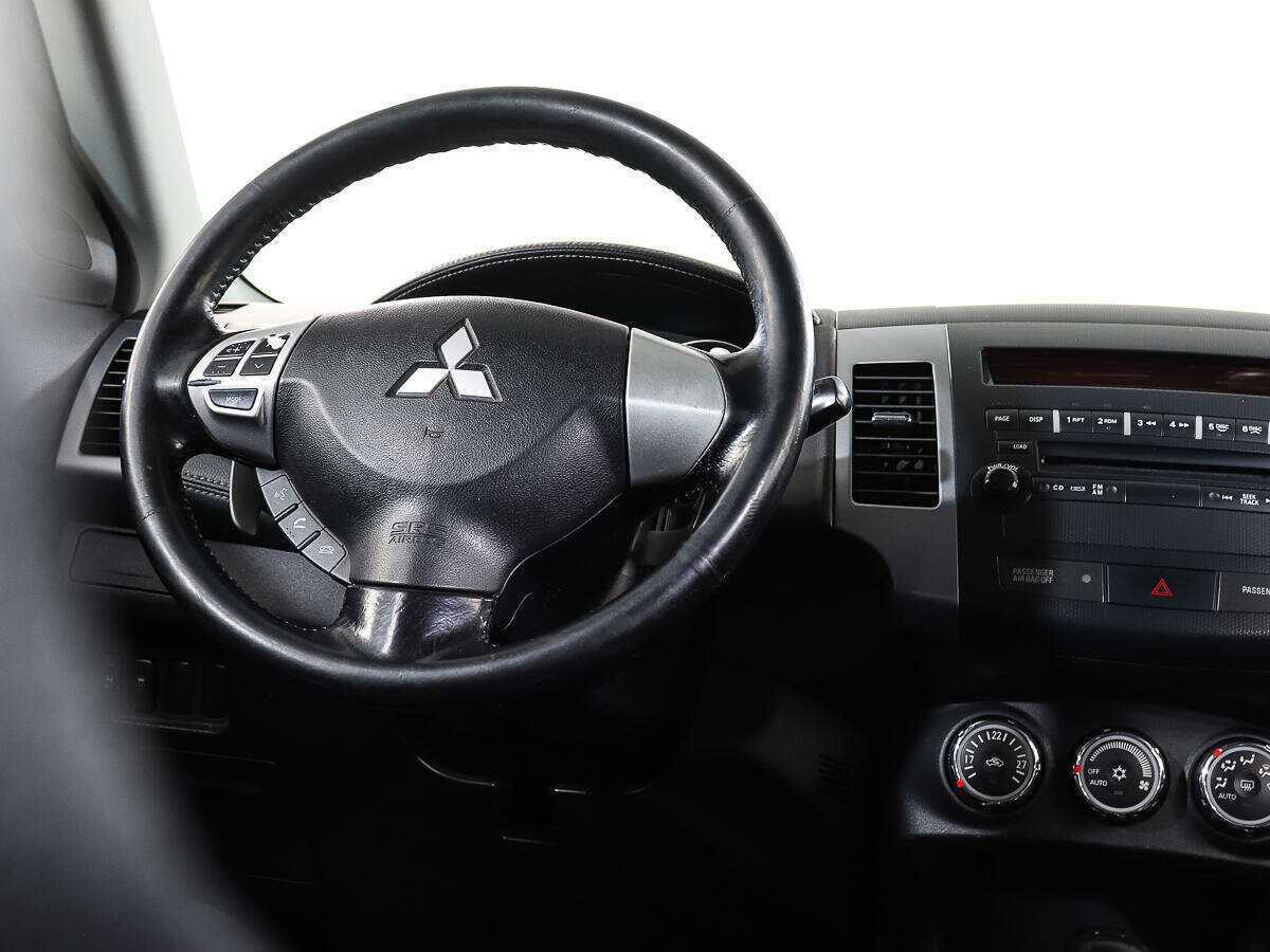 Купить Mitsubishi Outlander с пробегом. Фото: #13