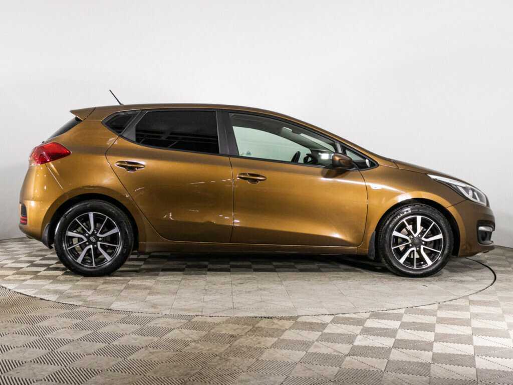 Купить Kia Ceed с пробегом. Фото: #3