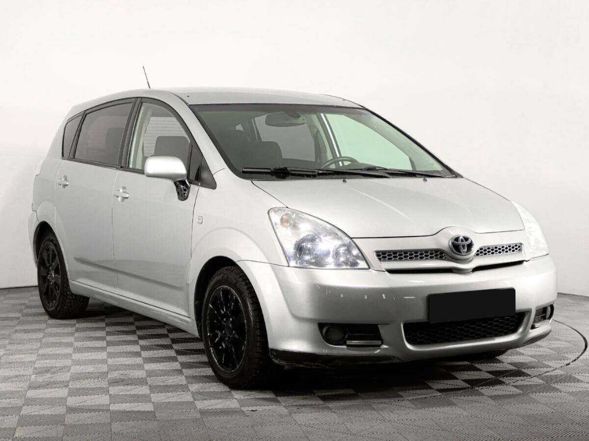 Купить Toyota Corolla Verso с пробегом. Фото: #2