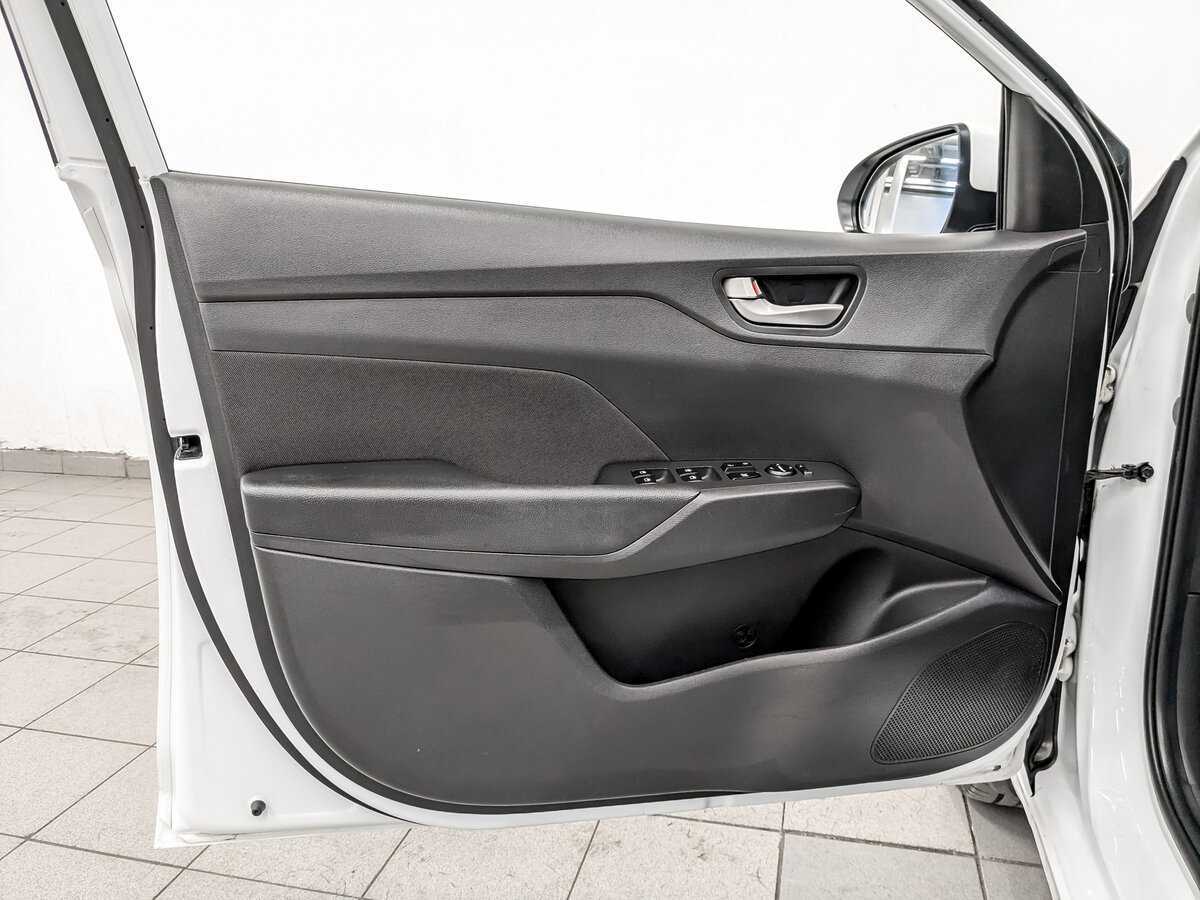 Купить Hyundai Solaris с пробегом. Фото: #18