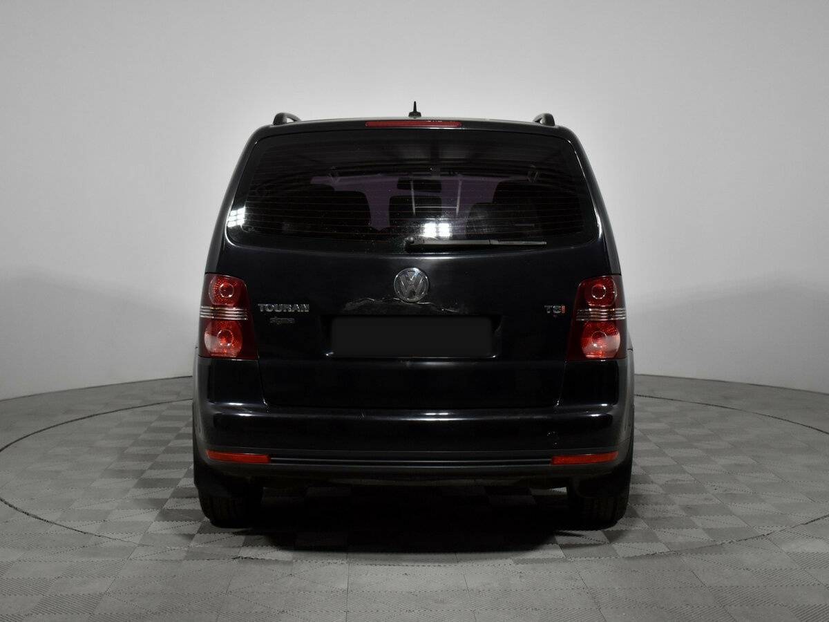 Купить Volkswagen Touran с пробегом. Фото: #5