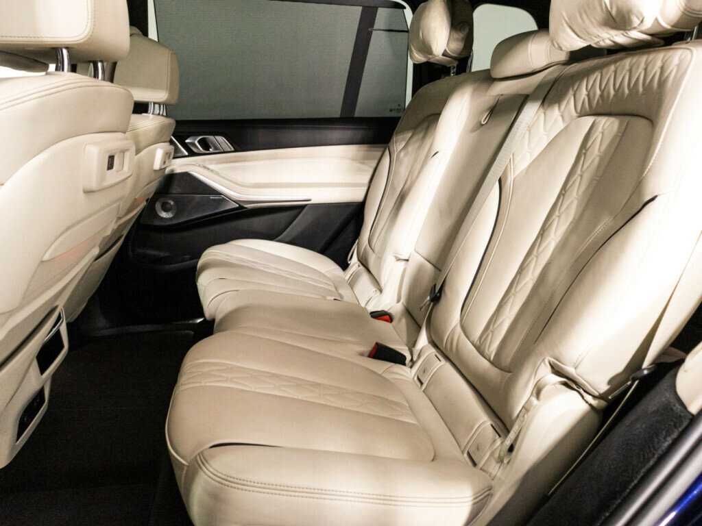 Купить BMW X7 с пробегом. Фото: #9
