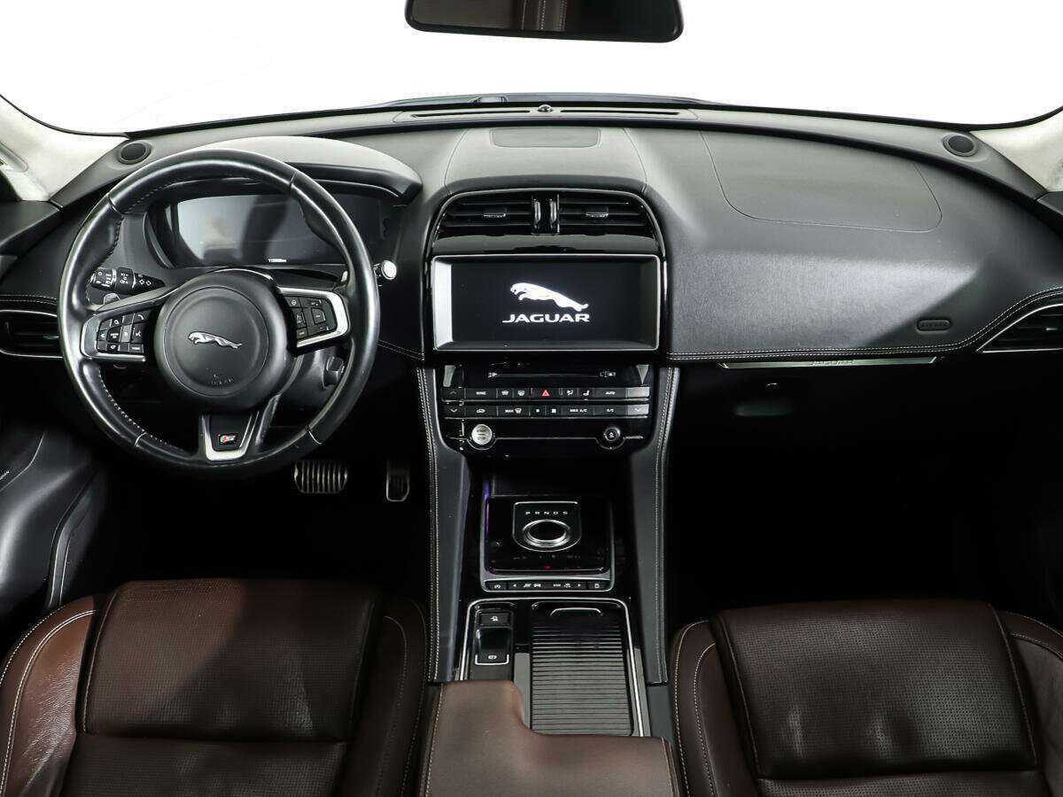 Купить Jaguar F-Pace с пробегом. Фото: #10