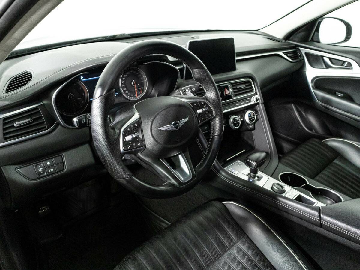Купить Genesis G70 с пробегом. Фото: #10