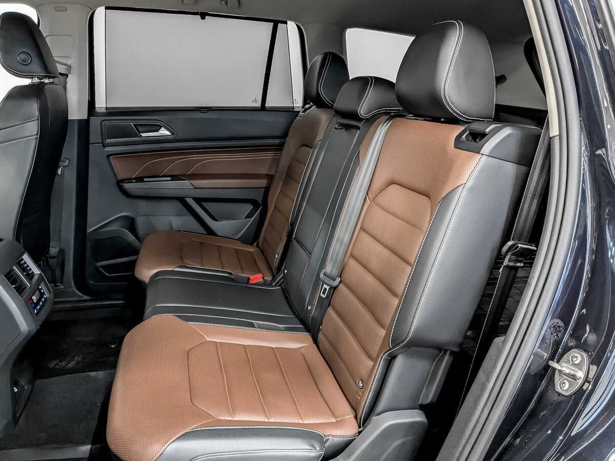 Купить Volkswagen Teramont с пробегом. Фото: #10