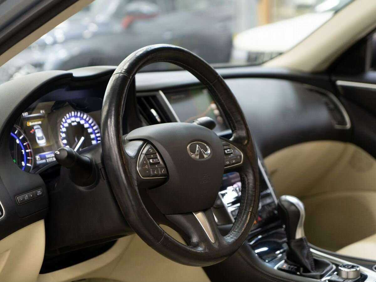 Купить Infiniti Q50 с пробегом. Фото: #4