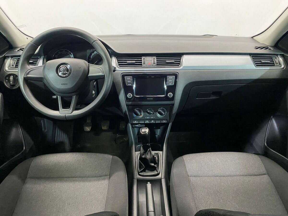 Купить Skoda Rapid с пробегом. Фото: #8