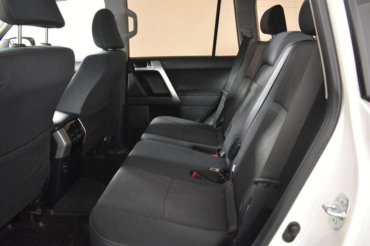 Купить Toyota Land Cruiser Prado с пробегом. Фото: #6