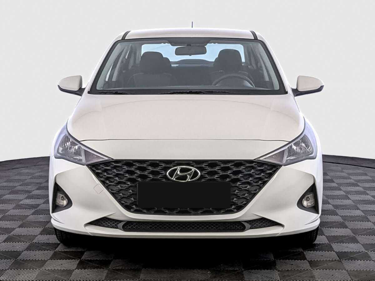 Купить Hyundai Solaris с пробегом. Фото: #1