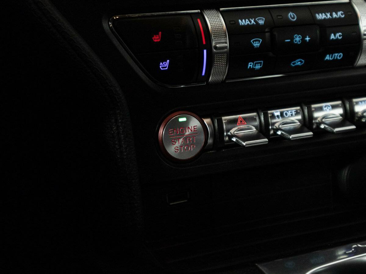 Купить Ford Mustang с пробегом. Фото: #16