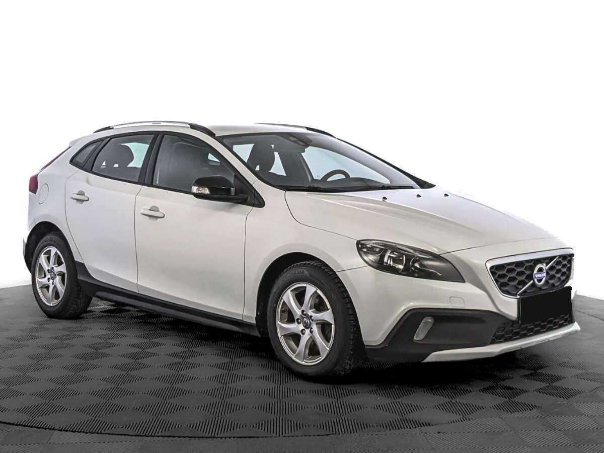 Купить Volvo V40 Cross Country с пробегом. Фото: #2