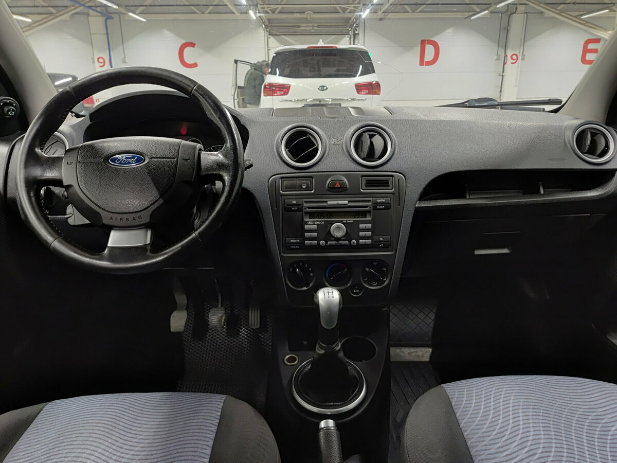 Купить Ford Fusion с пробегом. Фото: #9