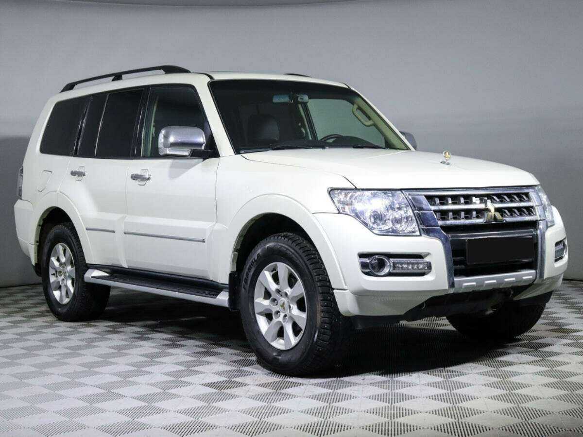 Купить Mitsubishi Pajero с пробегом. Фото: #2