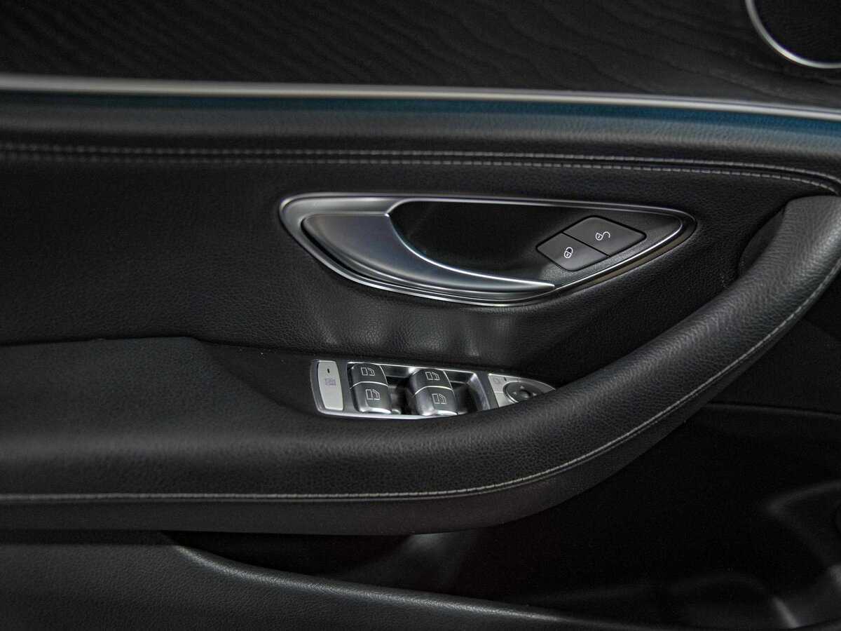 Купить Mercedes-Benz E-Класс с пробегом. Фото: #11