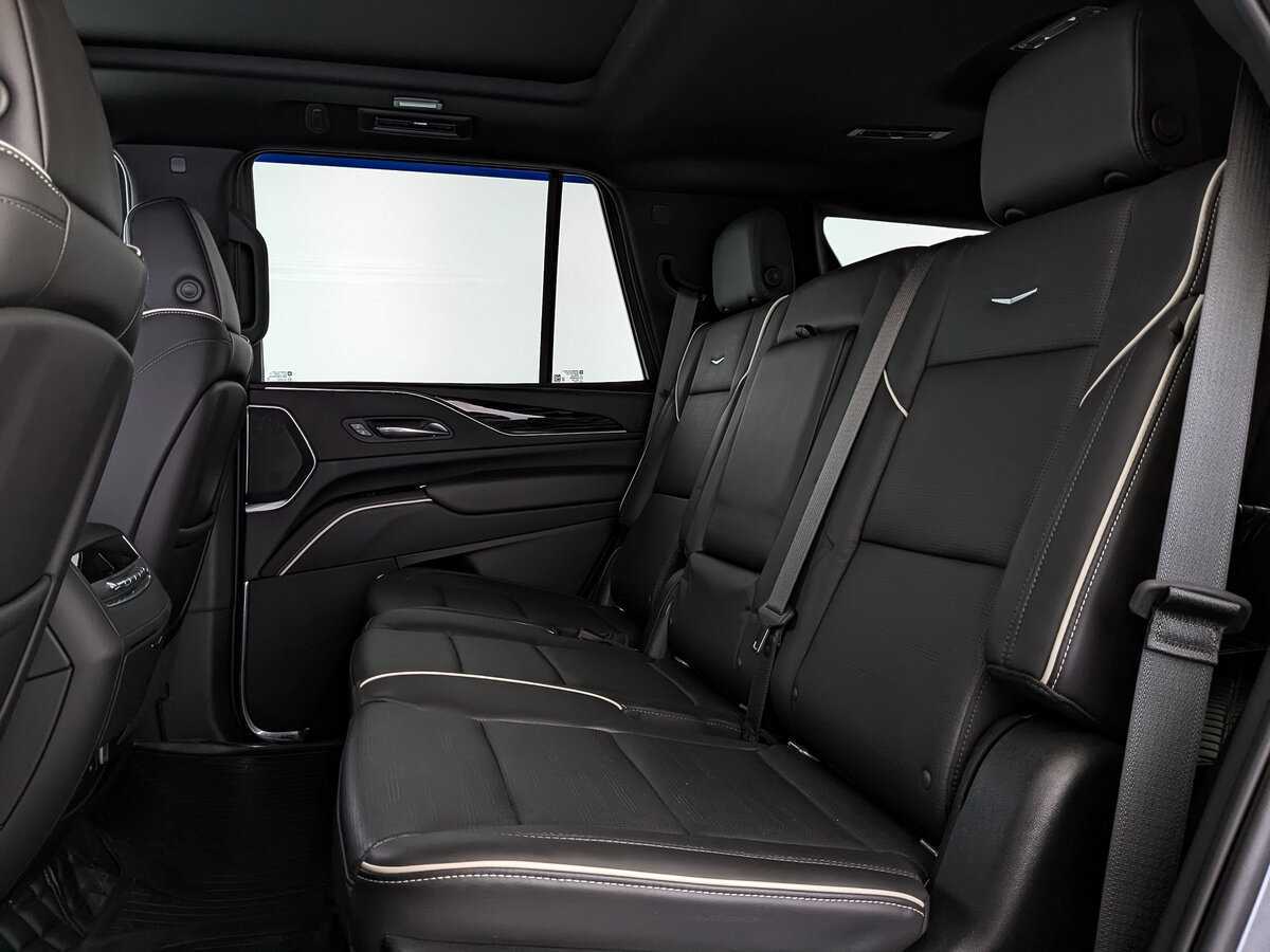 Купить Cadillac Escalade с пробегом. Фото: #17