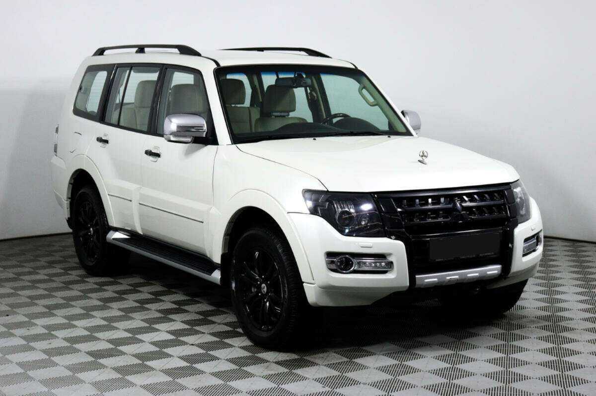 Купить Mitsubishi Pajero с пробегом. Фото: #2