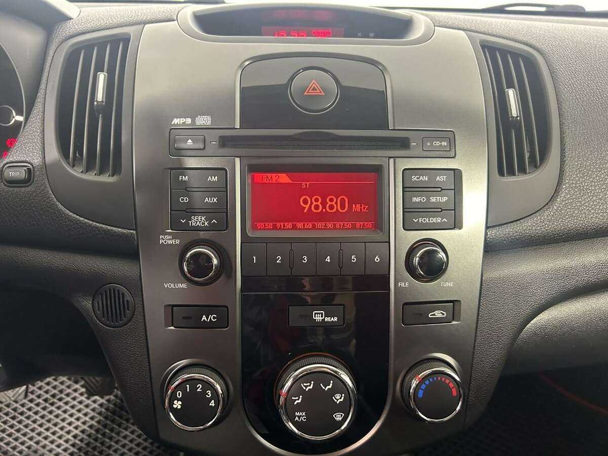Купить Kia Cerato с пробегом. Фото: #9