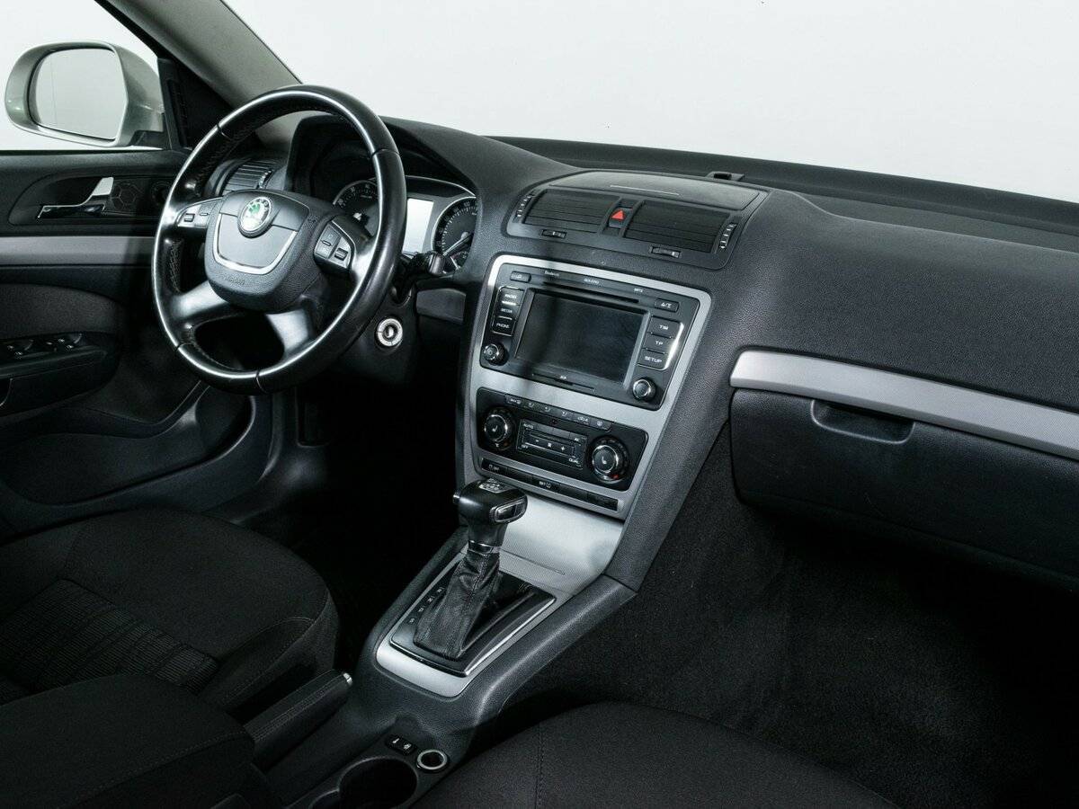 Купить Skoda Octavia с пробегом. Фото: #9