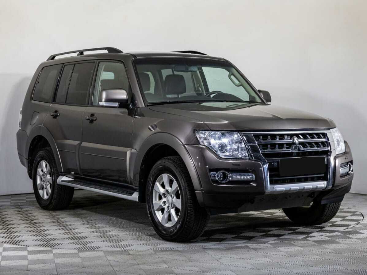 Купить Mitsubishi Pajero с пробегом. Фото: #2