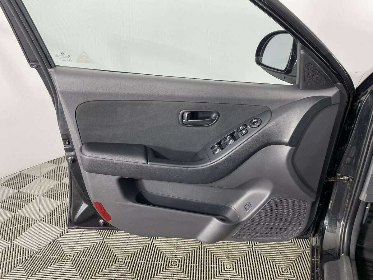 Купить Hyundai Elantra с пробегом. Фото: #7