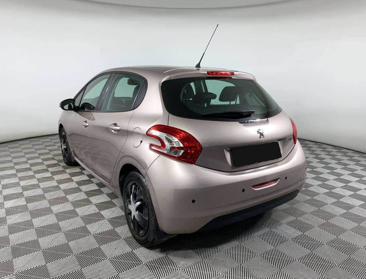Купить Peugeot 208 с пробегом. Фото: #6