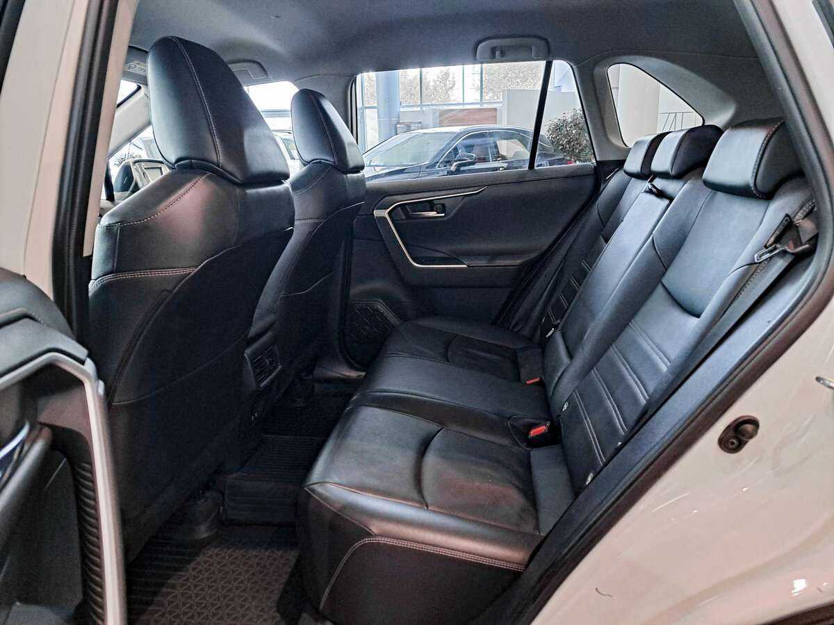 Купить Toyota RAV4 с пробегом. Фото: #9