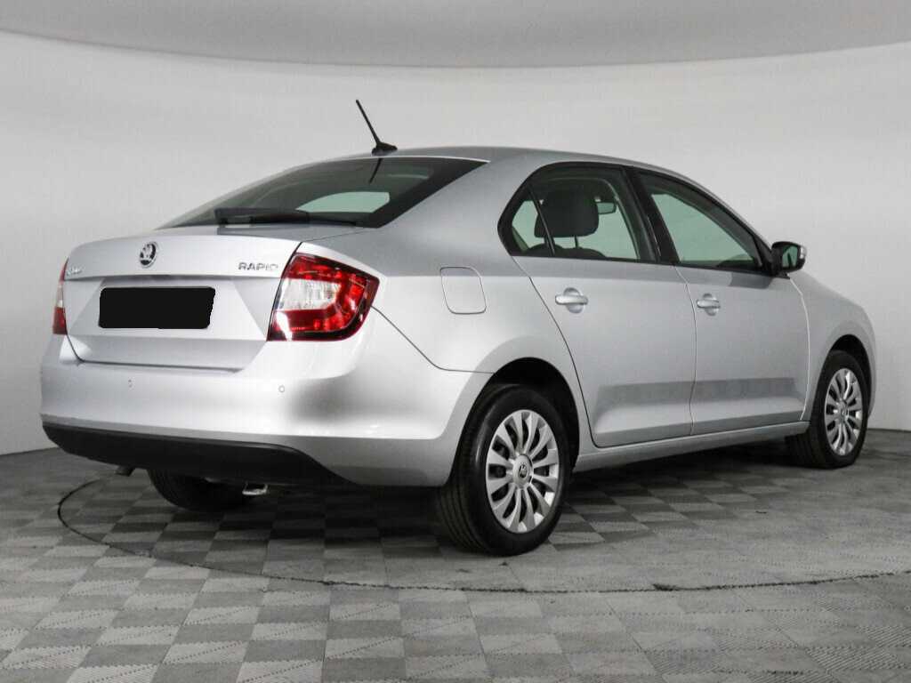 Купить Skoda Rapid с пробегом. Фото: #4