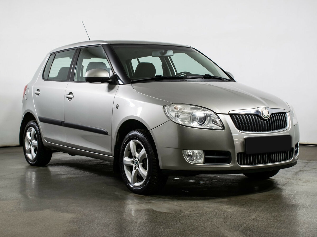 Купить Skoda Fabia с пробегом. Фото: #2