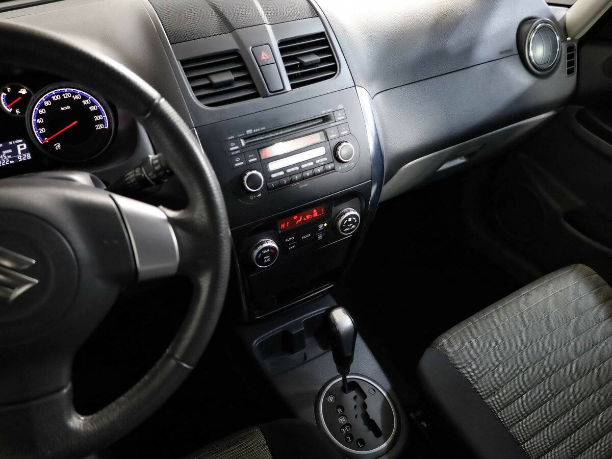 Купить Suzuki SX4 с пробегом. Фото: #13