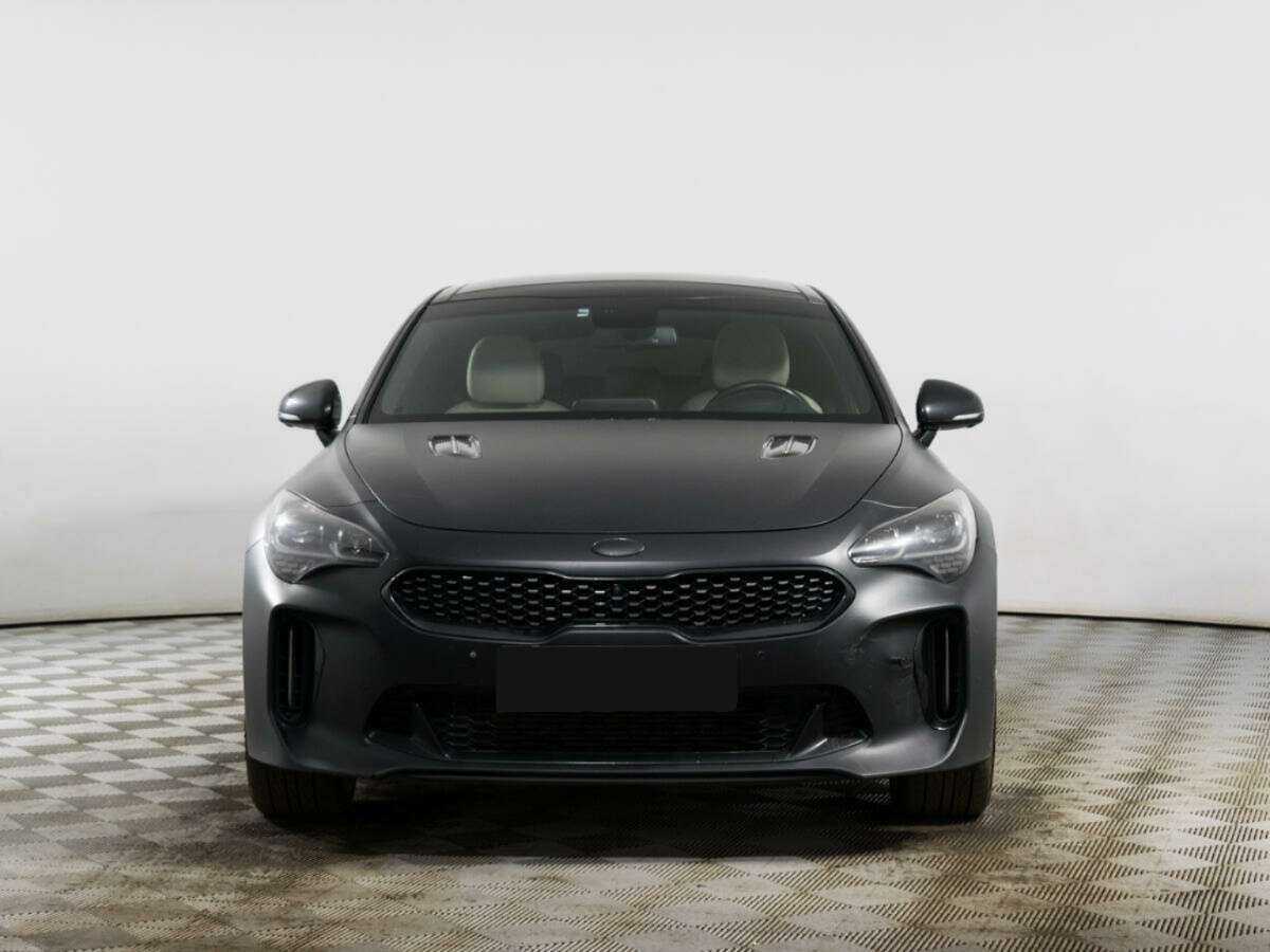 Купить Kia Stinger с пробегом. Фото: #1