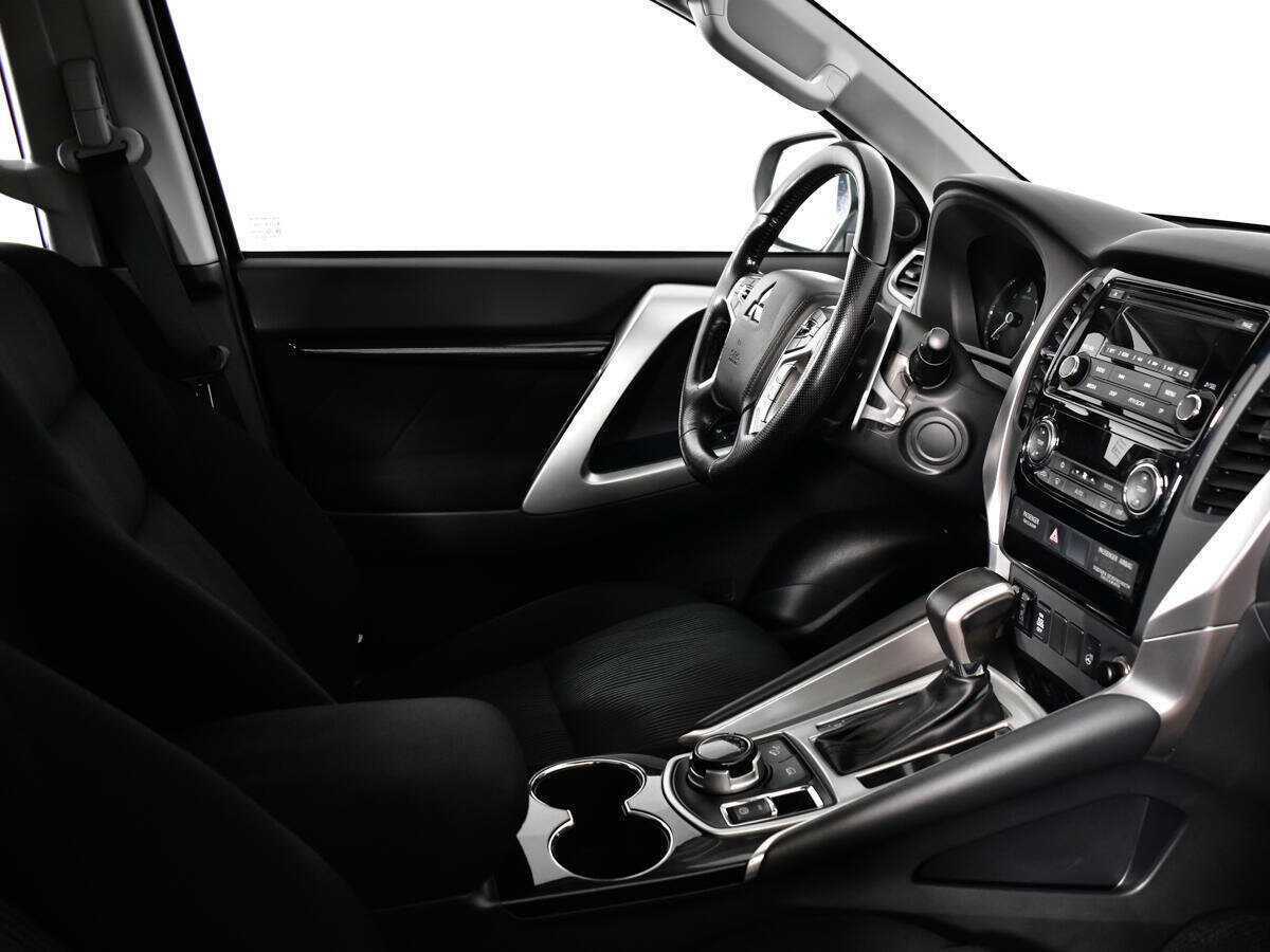 Купить Mitsubishi Pajero Sport с пробегом. Фото: #8