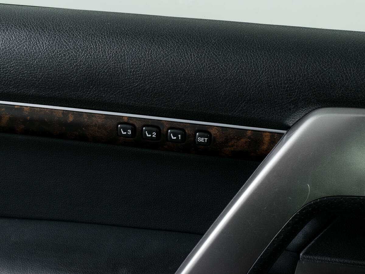 Купить Toyota Land Cruiser с пробегом. Фото: #21