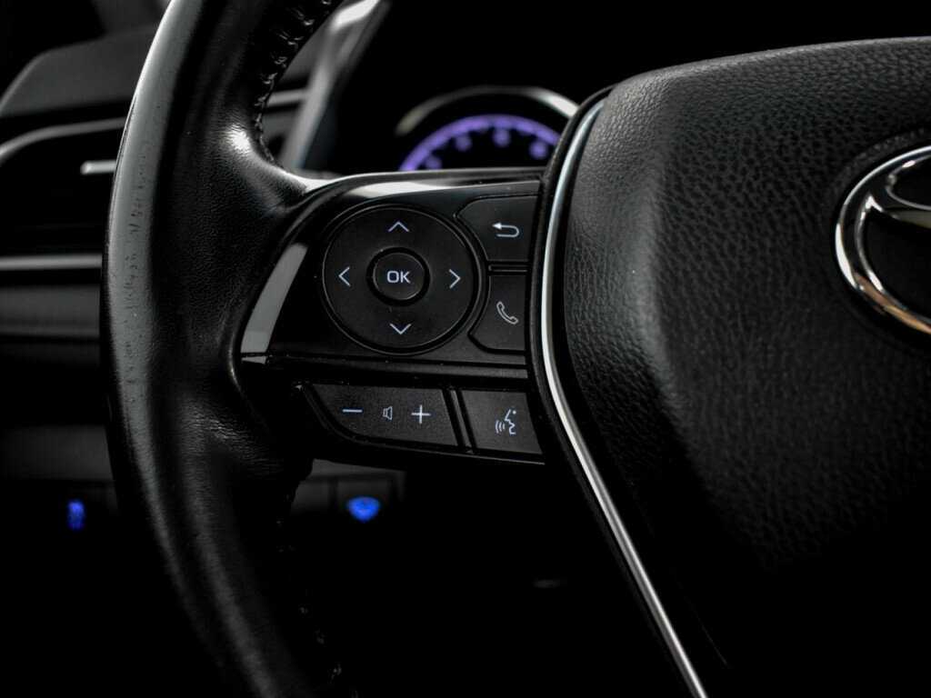 Купить Toyota Camry с пробегом. Фото: #17
