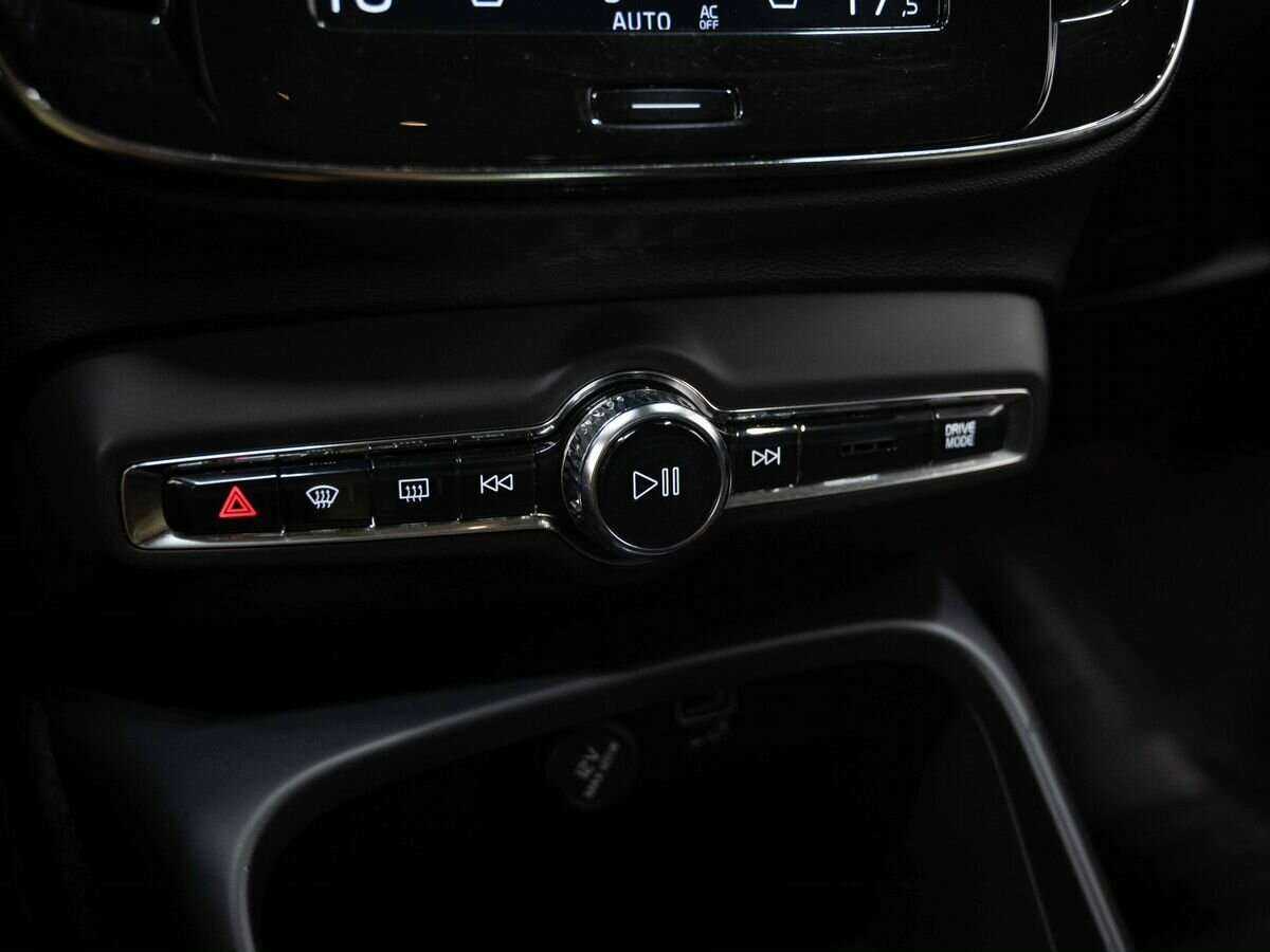 Купить Volvo XC40 с пробегом. Фото: #20