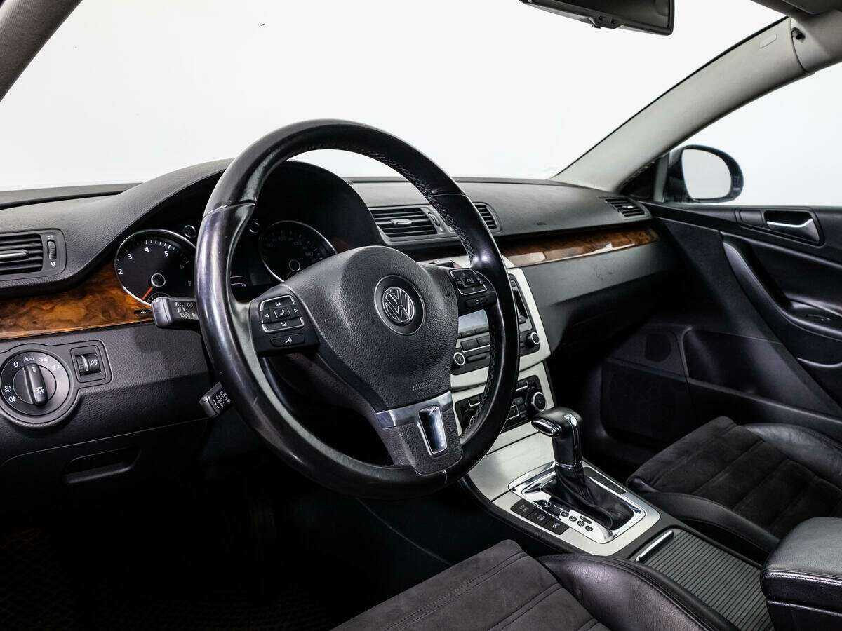 Купить Volkswagen Passat с пробегом. Фото: #8