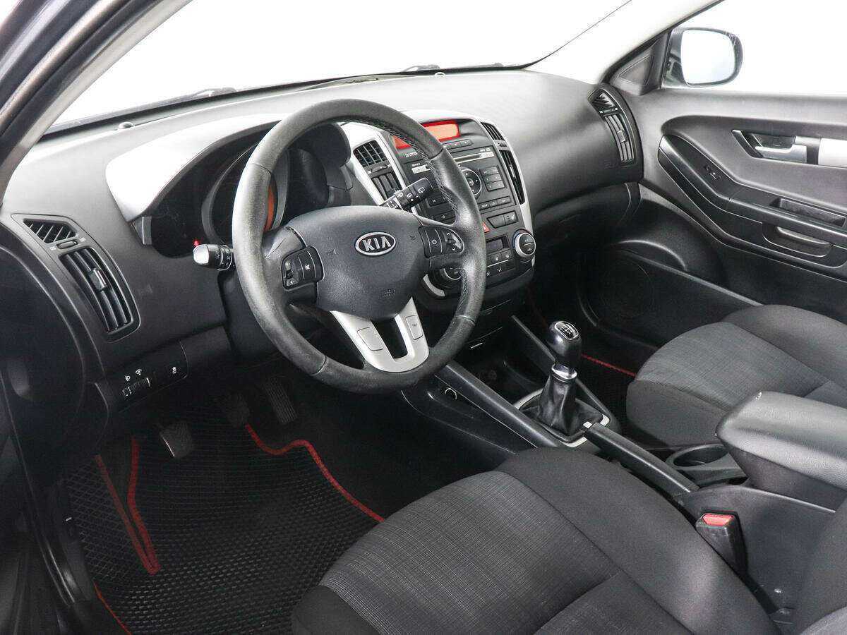 Купить Kia Ceed с пробегом. Фото: #4