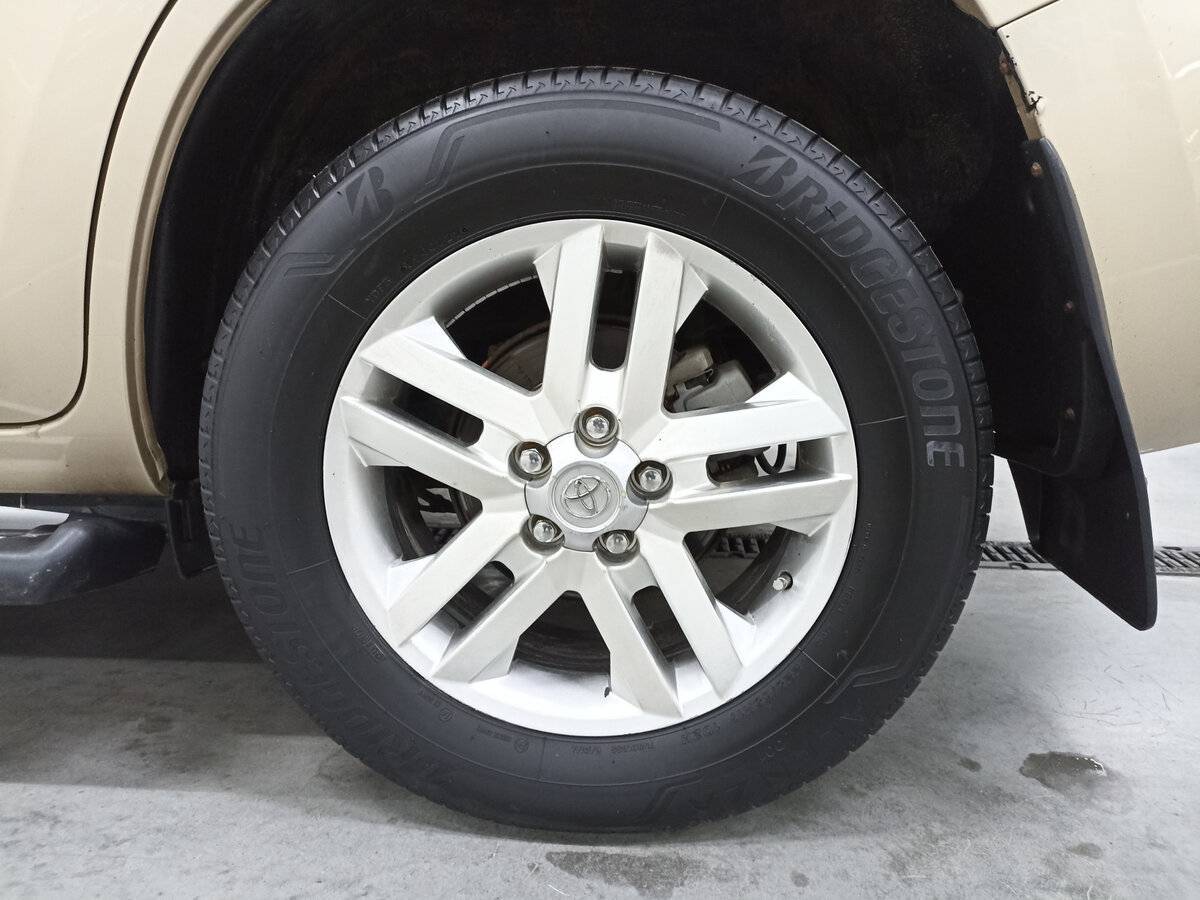 Купить Toyota RAV4 с пробегом. Фото: #17