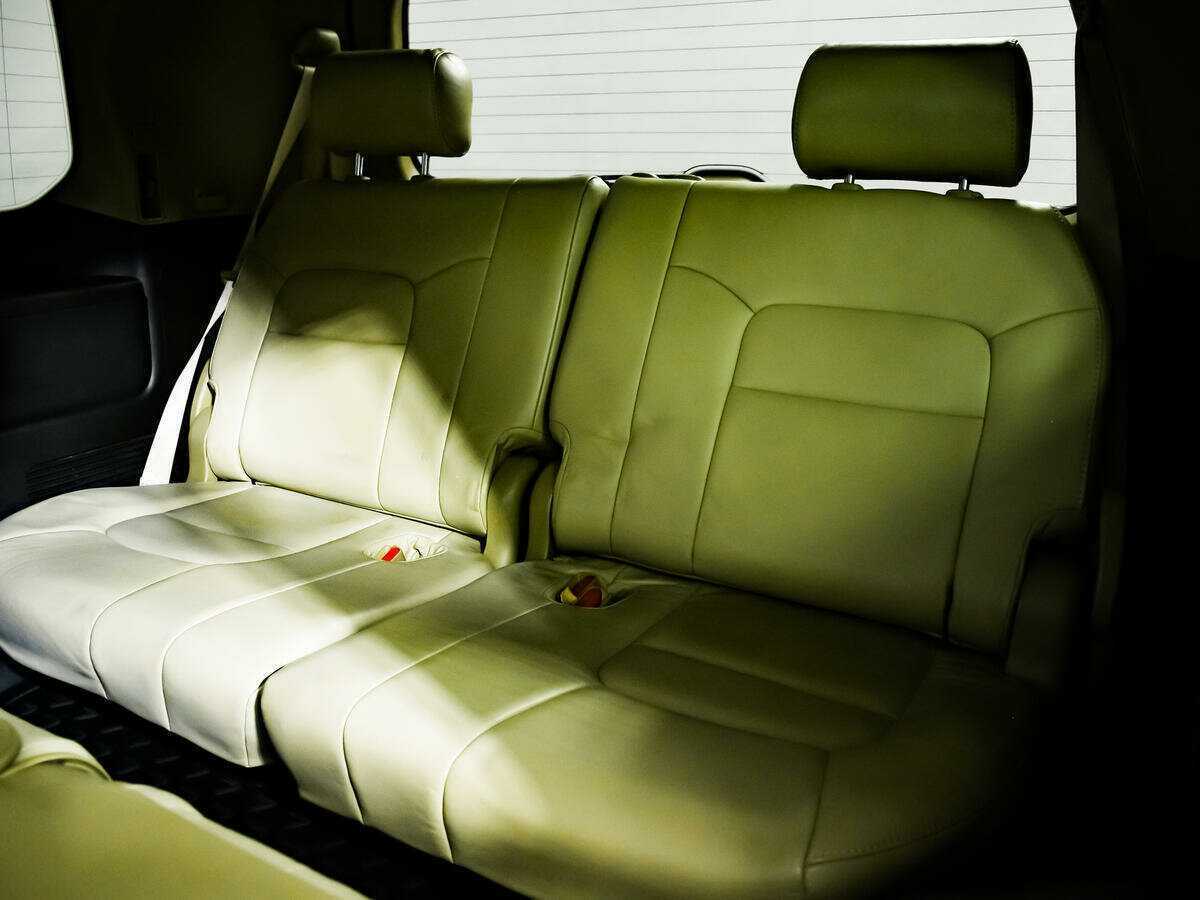 Купить Toyota Land Cruiser с пробегом. Фото: #10
